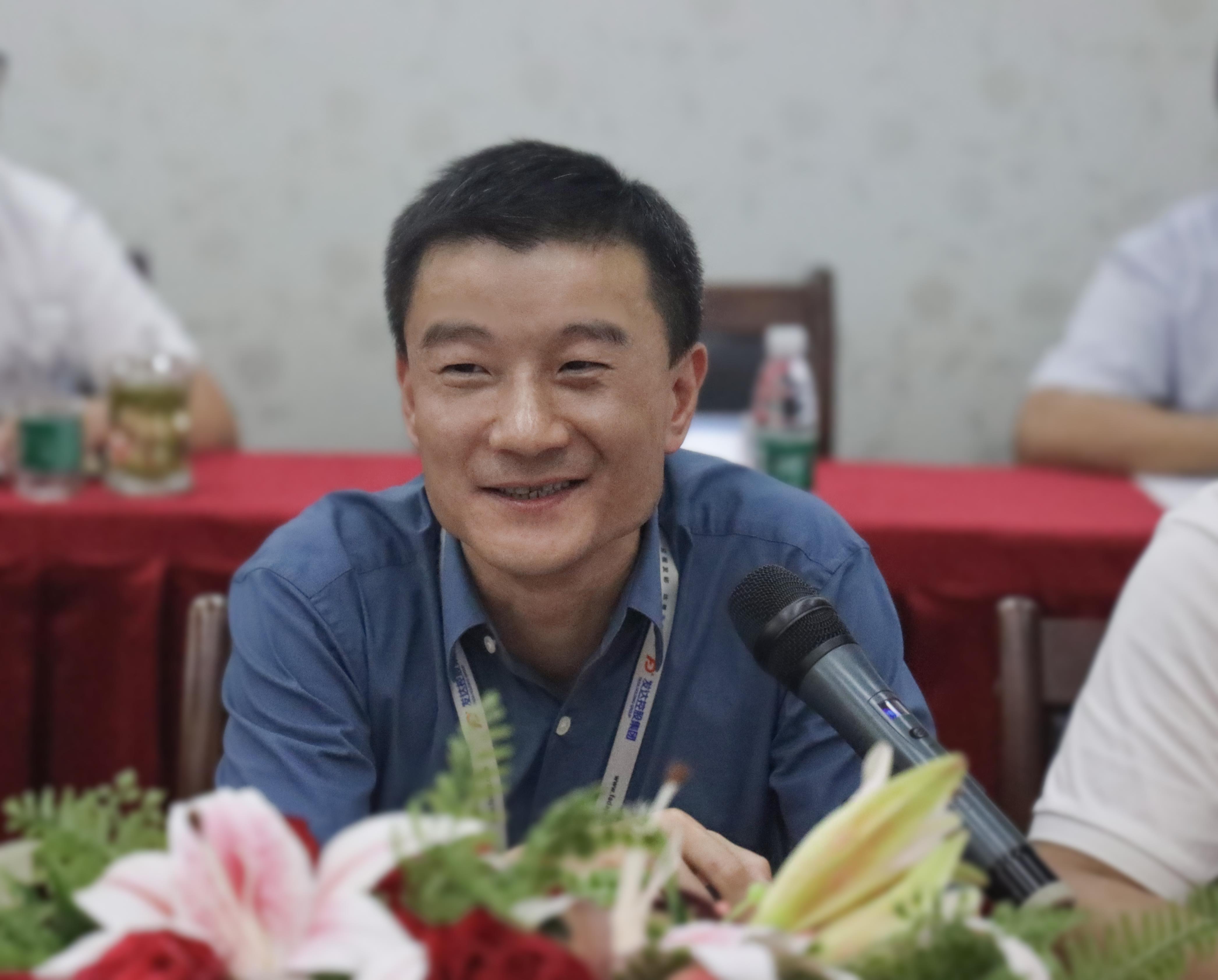 老板讲话.jpg 老板讲话.jpg